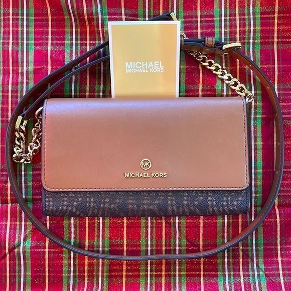 Brand New Michael Kors Large Chain Crossbody Clutch Purse in Brown & Luggage - Picture 10 of 16